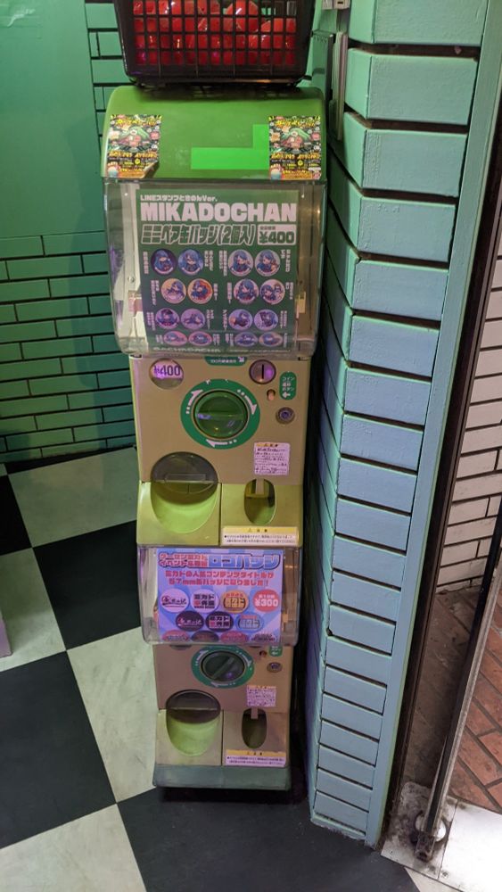 Mikado gacha pon machines